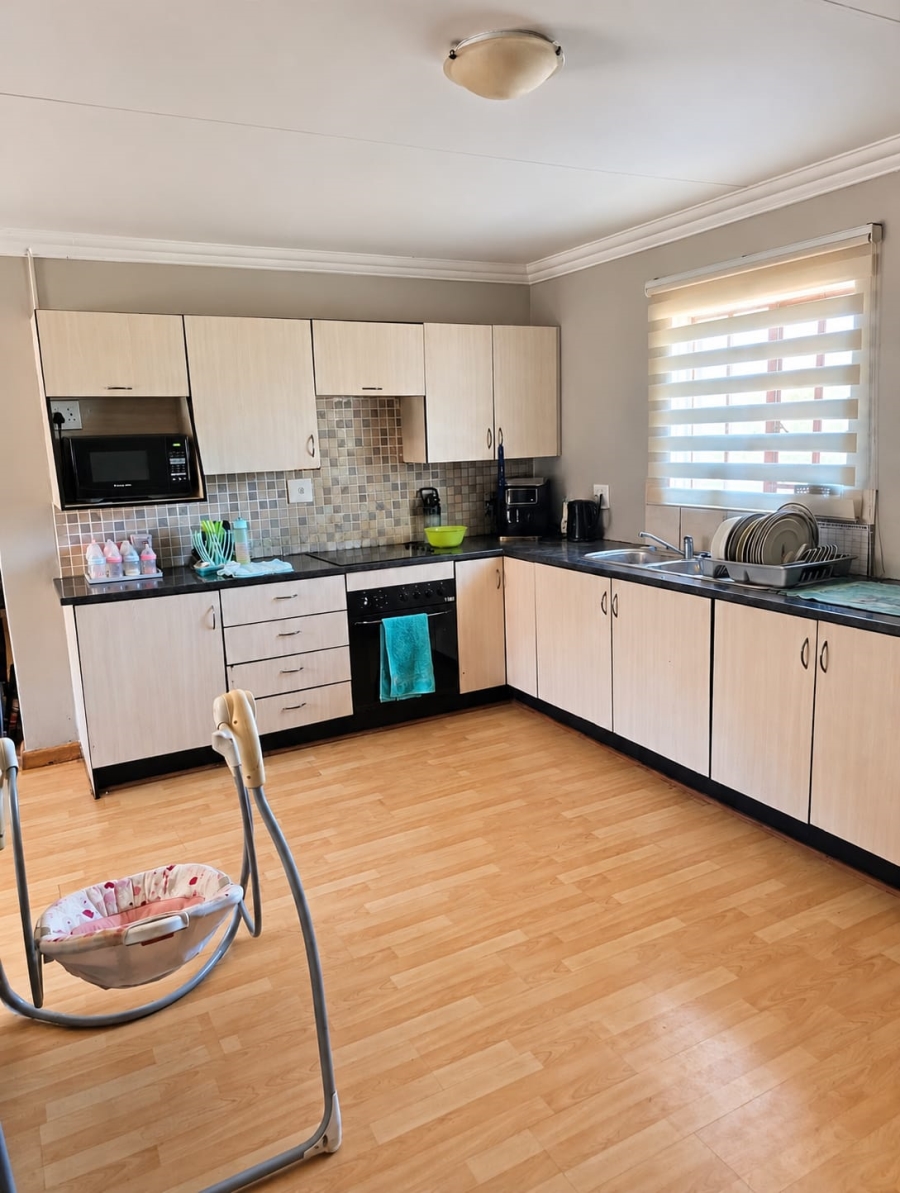 To Let 2 Bedroom Property for Rent in Melodie North West